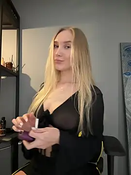 Snapshot of MariaTull chatting on March 7, 2025, 4:44 pm MariaTull online show from March 7, 2025, 4:44 pm