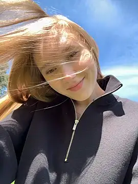 Snapshot of MariaTull chatting on September 10, 2025, 8:13 am MariaTull online show from September 10, 2025, 8:13 am