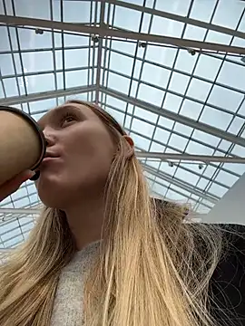 Snapshot of MariaTull chatting on November 22, 2025, 11:53 am MariaTull online show from November 22, 2025, 11:53 am