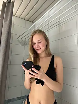 Snapshot of MariaTull chatting on November 1, 2025, 9:52 pm MariaTull online show from November 1, 2025, 9:52 pm