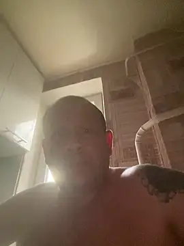 Snapshot of 1981-AZ chatting on February 14, 2026, 5:40 am 1981-AZ online show from February 14, 2026, 5:40 am