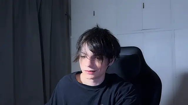 SasukeUhchiaa online show from February 3, 2026, 1:16 am