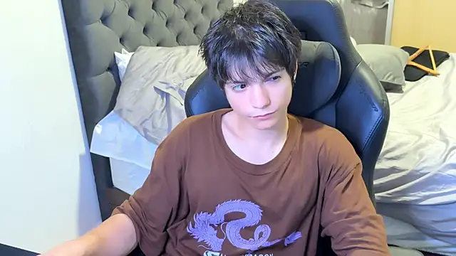 SasukeUhchiaa online show from March 3, 2025, 10:42 pm