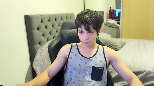 SasukeUhchiaa online show from February 18, 2025, 12:48 am