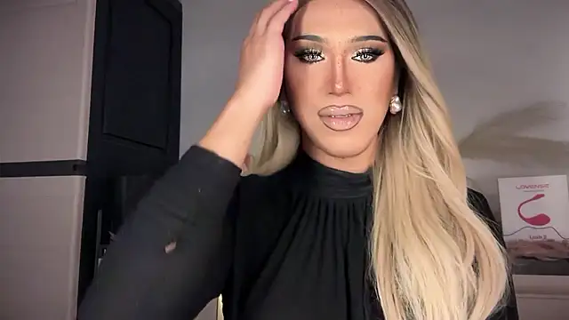 Ts glamxxxx online show from January 10, 2026, 12:06 am