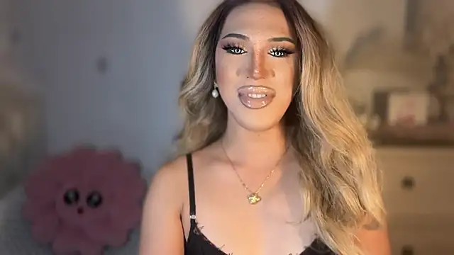 Ts glamxxxx online show from November 5, 2025, 9:12 am