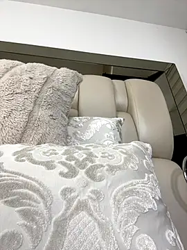 ALISSON FOXXX1 online show from November 21, 2025, 11:59 pm