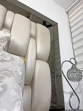 ALISSON FOXXX1 online show from November 6, 2025, 8:46 pm