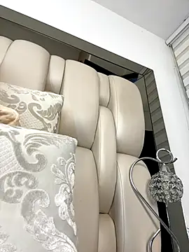 ALISSON FOXXX1 online show from October 27, 2025, 9:49 pm