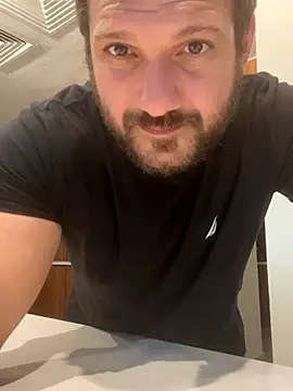 Snapshot of JonJ0 chatting on September 17, 2025, 9:39 pm JonJ0 online show from September 17, 2025, 9:39 pm