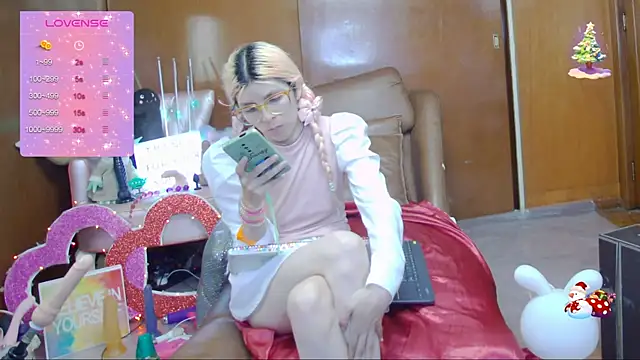 Snapshot of Skinygirl chatting on March 16, 2025, 3:04 am Skinygirl online show from March 16, 2025, 3:04 am