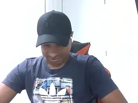 Juninho10c online show from November 21, 2025, 2:10 am