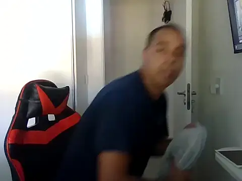 Juninho10c online show from November 18, 2025, 12:52 pm