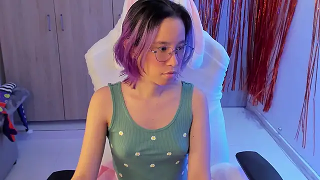 Anto herrera online show from November 17, 2025, 10:58 pm