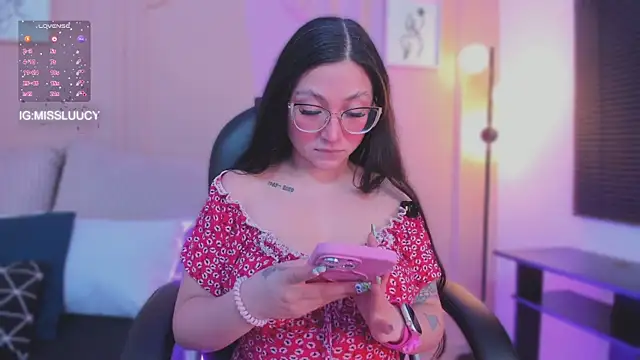 lucy neil online show from April 18, 2026, 2:36 am