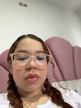 Snapshot of Lucyklein2022 chatting on July 22, 2026, 12:51 pm Lucyklein2022 online show from July 22, 2026, 12:51 pm