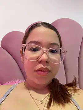 Snapshot of Lucyklein2022 chatting on July 25, 2026, 2:01 pm Lucyklein2022 online show from July 25, 2026, 2:01 pm