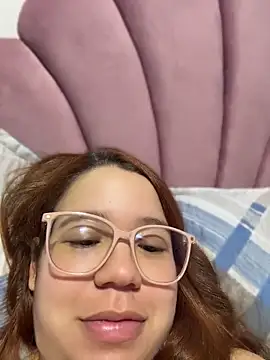 Lucyklein2022 online show from April 26, 2026, 2:47 pm