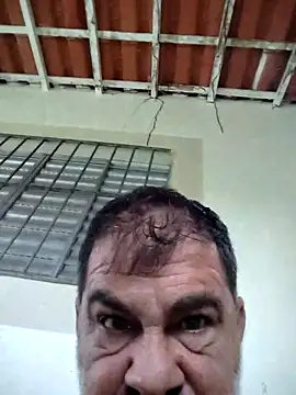 Snapshot of Peludo173317 chatting on April 27, 2026, 6:39 pm Peludo173317 online show from April 27, 2026, 6:39 pm
