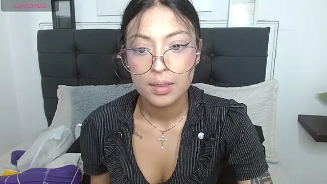 Snapshot of vaness_weet chatting on October 25, 2025, 8:09 pm vaness weet online show from October 25, 2025, 8:09 pm