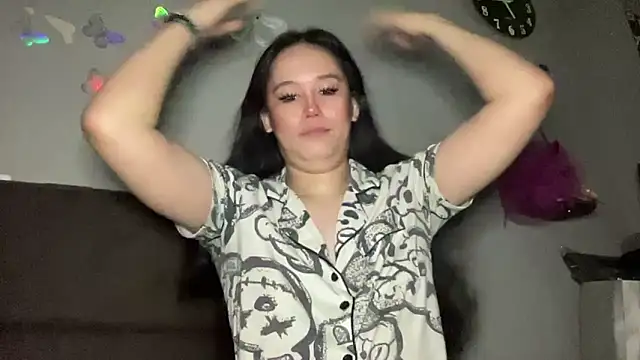 Snapshot of MeganTheRarest chatting on October 29, 2025, 11:31 am MeganTheRarest online show from October 29, 2025, 11:31 am