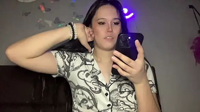 Snapshot of MeganTheRarest chatting on October 28, 2025, 9:30 am MeganTheRarest online show from October 28, 2025, 9:30 am