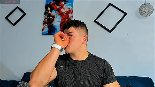 Leonsmoron online show from November 4, 2025, 12:36 am