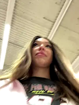 Snapshot of barbiehumpxxx chatting on September 20, 2025, 12:59 am barbiehumpxxx online show from September 20, 2025, 12:59 am