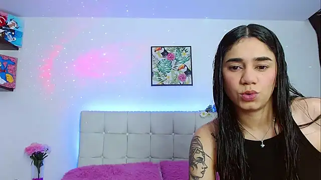 Layla Rachel online show from January 9, 2025, 1:18 am