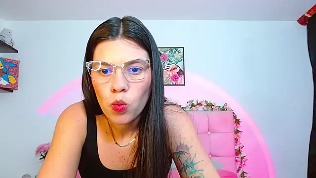 Layla Rachel online show from September 11, 2025, 1:27 am
