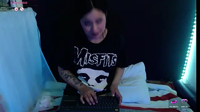 Snapshot of AbsentaVert chatting on March 7, 2026, 10:37 pm AbsentaVert online show from March 7, 2026, 10:37 pm