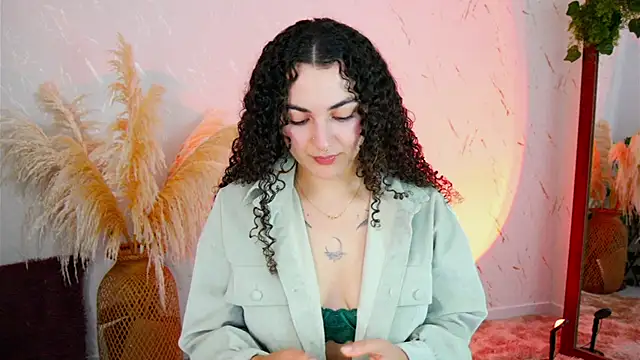 Snapshot of merida_bell18 chatting on November 6, 2025, 9:57 am merida bell18 online show from November 6, 2025, 9:57 am