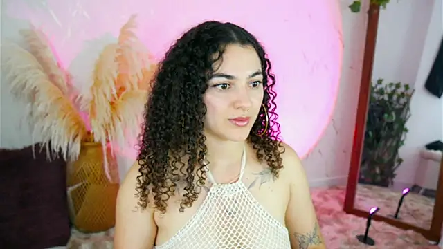 Snapshot of merida_bell18 chatting on November 27, 2025, 11:49 pm merida bell18 online show from November 27, 2025, 11:49 pm