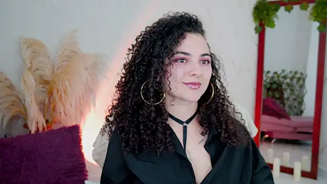 Snapshot of merida_bell18 chatting on April 22, 2026, 8:59 pm merida bell18 online show from April 22, 2026, 8:59 pm