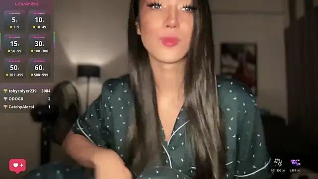 Bella Gordon online show from July 20, 2026, 2:19 am