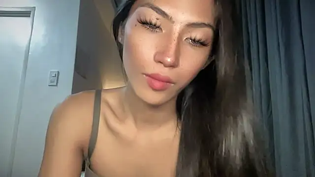 Bella Gordon online show from October 23, 2025, 11:03 pm