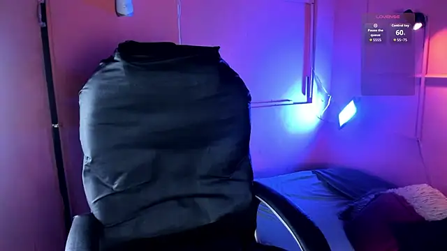 Desipleasure online show from April 17, 2026, 8:22 pm