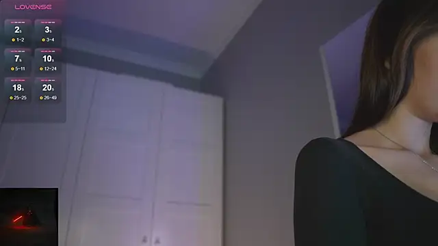 -JuicyMolly- online show from December 1, 2025, 3:24 pm