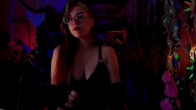 Snapshot of Scarlett_Wanner chatting on December 14, 2024, 6:41 pm Scarlett Wanner online show from December 14, 2024, 6:41 pm