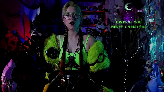 Snapshot of Scarlett_Wanner chatting on December 22, 2024, 8:03 pm Scarlett Wanner online show from December 22, 2024, 8:03 pm