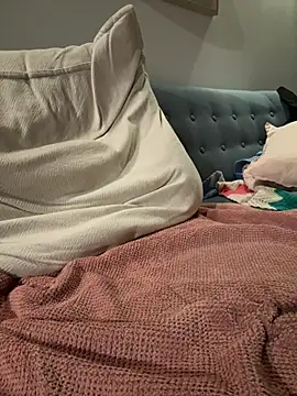 GrowHuge online show from February 17, 2025, 7:26 am