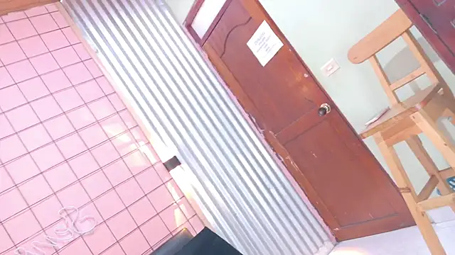 mensia hernandz online show from November 29, 2025, 1:33 pm