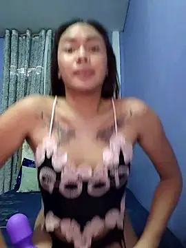 Snapshot of lady_kim_boner chatting on May 27, 2026, 3:47 am lady kim boner online show from May 27, 2026, 3:47 am