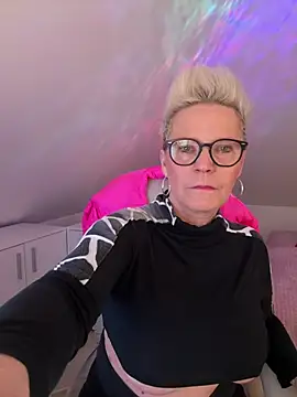 German Milf online show from April 4, 2026, 12:45 pm