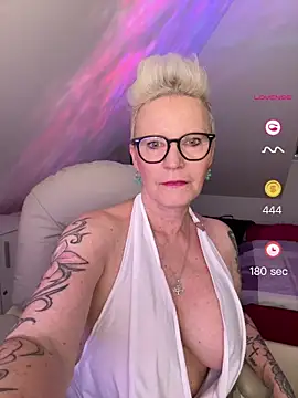 Snapshot of German_Milf chatting on May 30, 2026, 12:44 pm German Milf online show from May 30, 2026, 12:44 pm