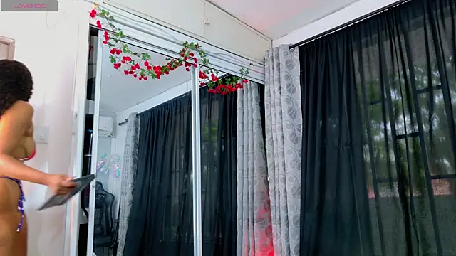 Snapshot of BLACK_ROSSE_1 chatting on October 22, 2025, 12:48 pm BLACK ROSSE 1 online show from October 22, 2025, 12:48 pm