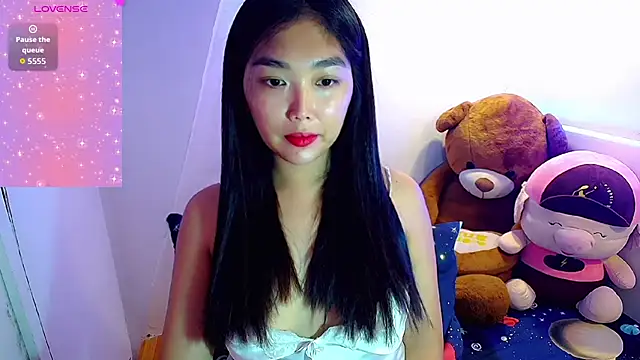 TR4NSCUTI3 online show from October 5, 2025, 7:26 pm