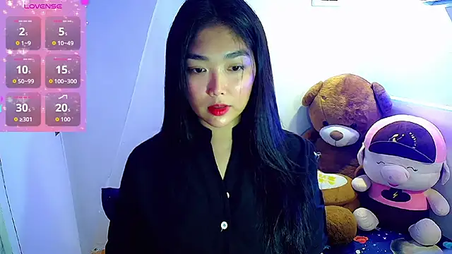 TR4NSCUTI3 online show from September 30, 2025, 6:14 pm