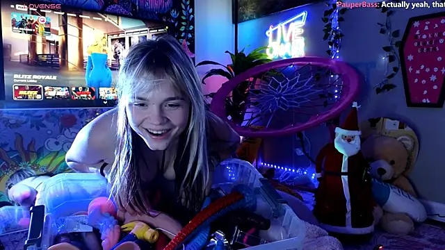 Cutiepiespanks online show from December 17, 2025, 9:14 am