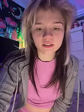 Cutiepiespanks online show from March 4, 2026, 4:53 am